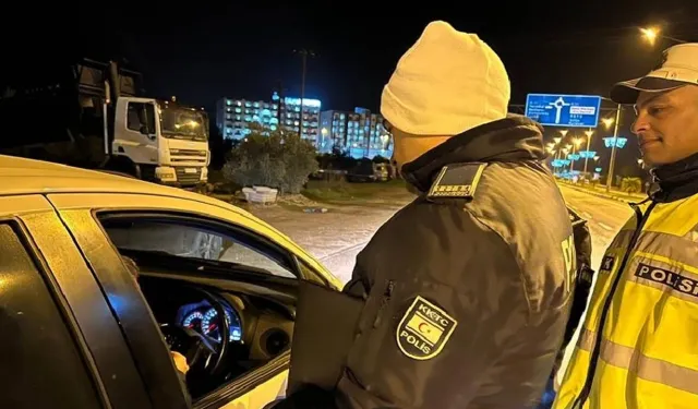 Bir gecede yüzlerce sürücüye ceza:3 tutuklu