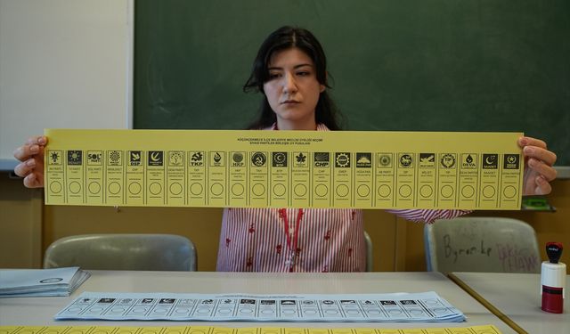 Türkiye'de oy verme süreci başladı
