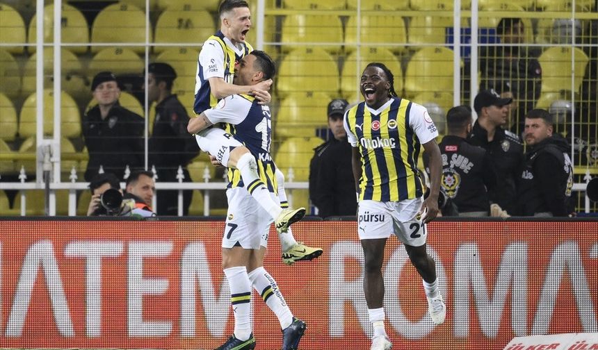 Fenerbahçe, derbide Beşiktaş'ı iki golle devirdi